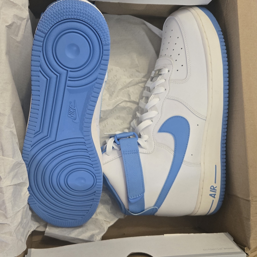 Nike High Top Air Force 1 - White and Blue